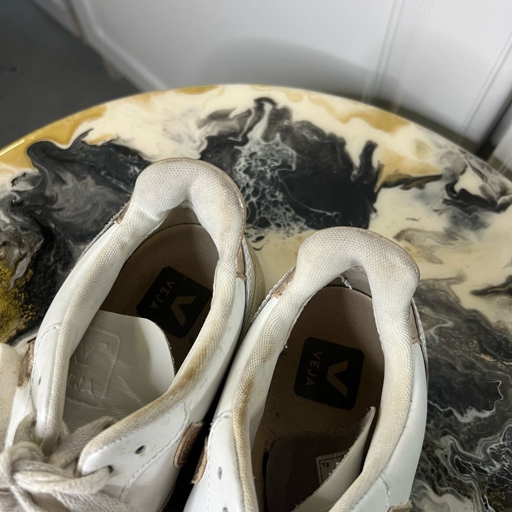 Veja V10 White Rose Gold Sneaker - Picture 6 of 10